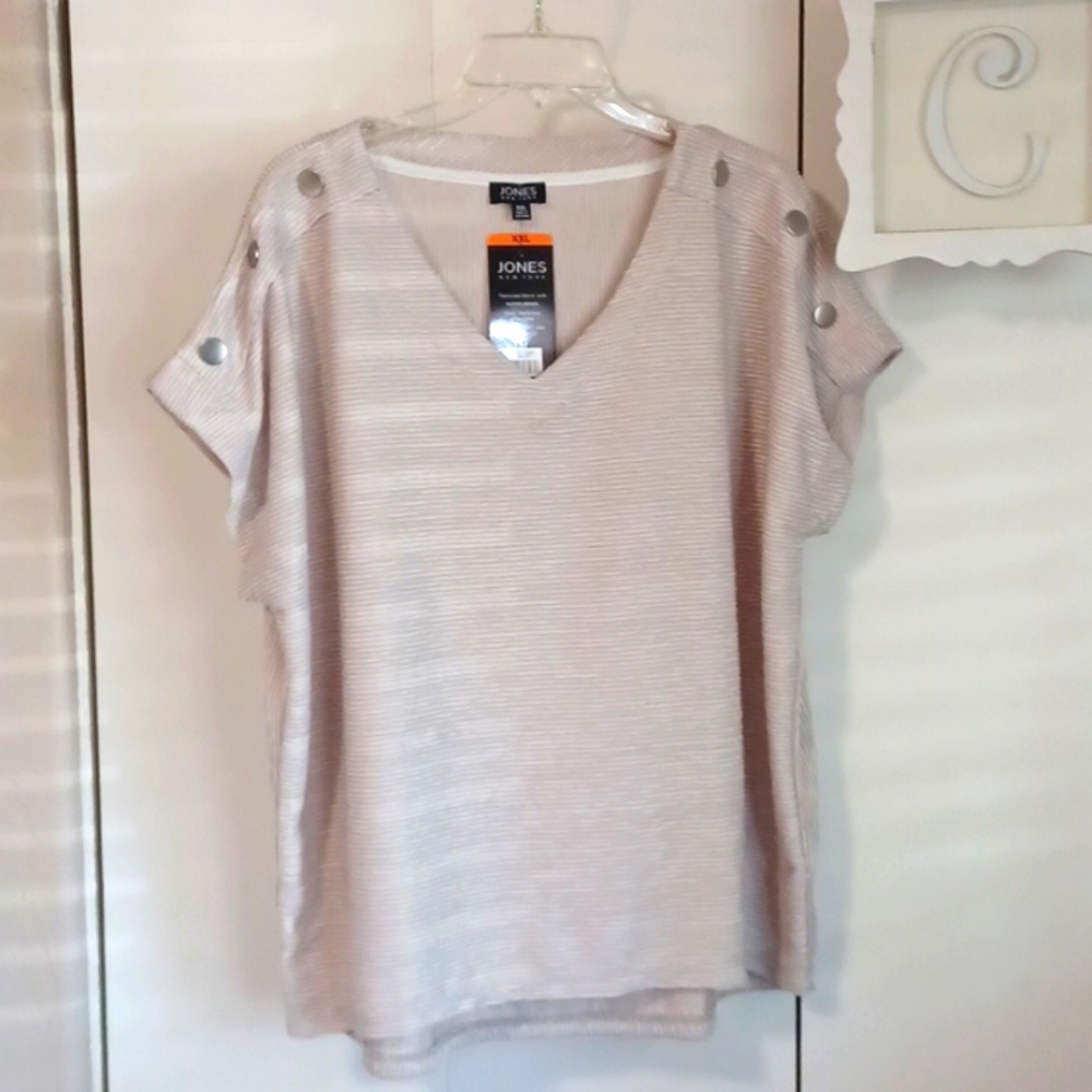 NWT-Jones New York, Womens Top, Beige with silver accent buttons Sz. XXL.
